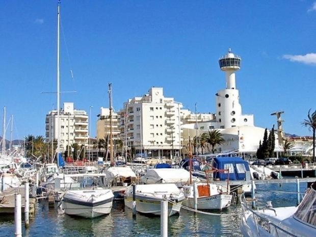 شقة Cn1-Zona Chic Club Nautico, Clima, 5 Minutos Andando De La Playa, Centro, Restaurantes إمبوريابرافا المظهر الخارجي الصورة