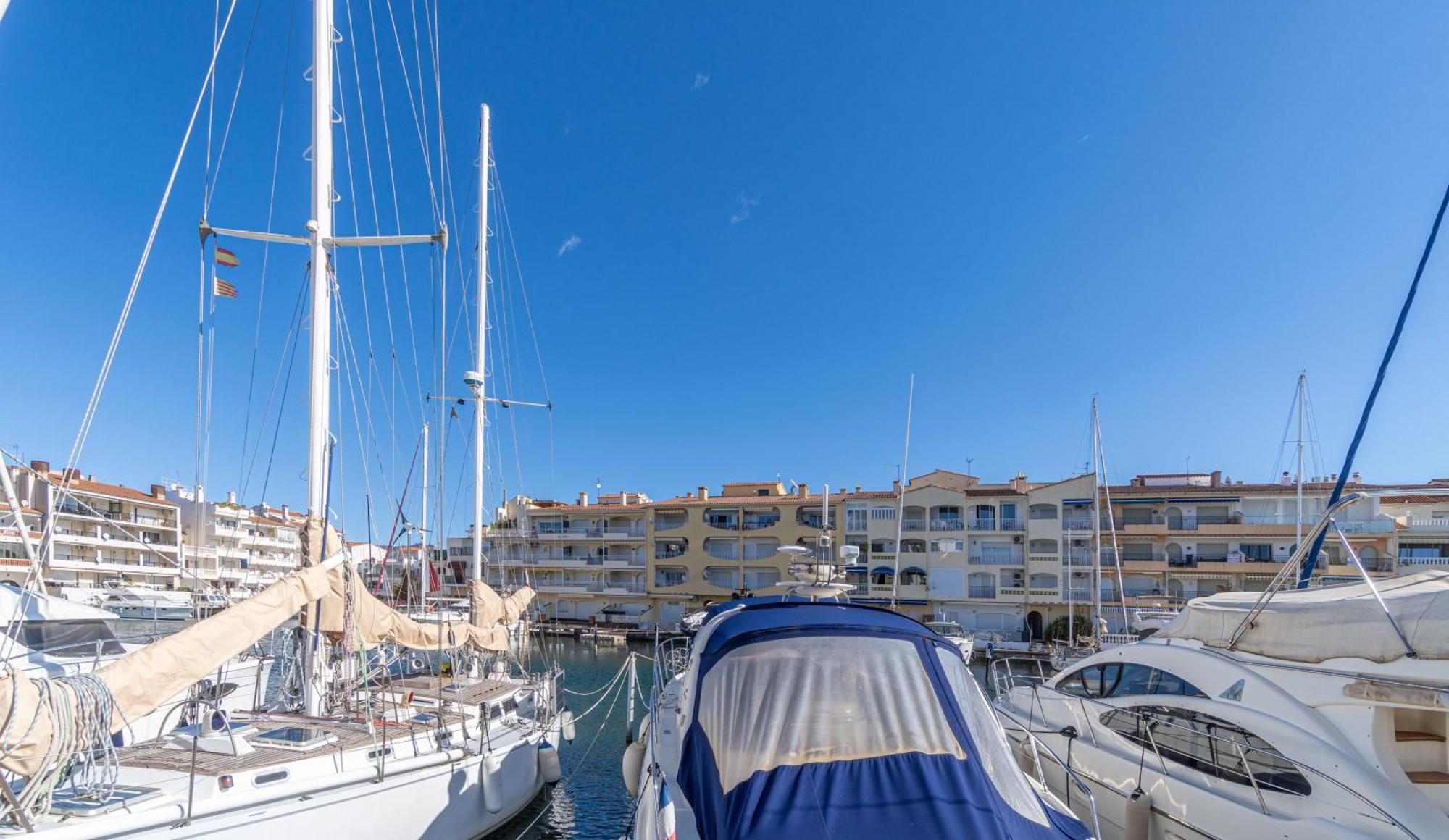 شقة Cn1-Zona Chic Club Nautico, Clima, 5 Minutos Andando De La Playa, Centro, Restaurantes إمبوريابرافا المظهر الخارجي الصورة